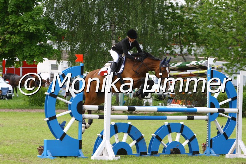 005M6622_Prinzessin_L Springen.JPG